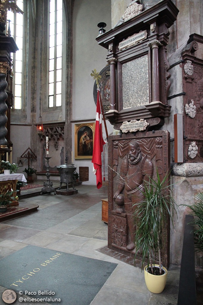 Tumba de Tycho Brahe en Praga. Foto: Paco Bellido
